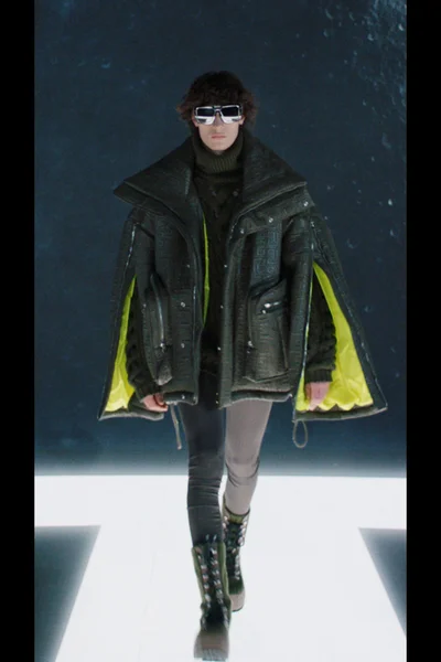Look 13